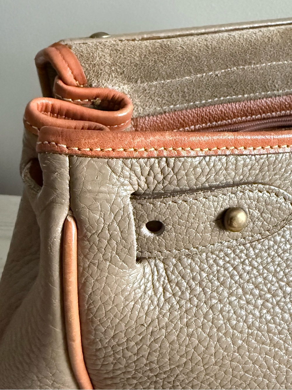 Vintage Dooney & Bourke Essex Flap Taupe Pebbled Leather Satchel with Tan Trim - Picture 10 of 10